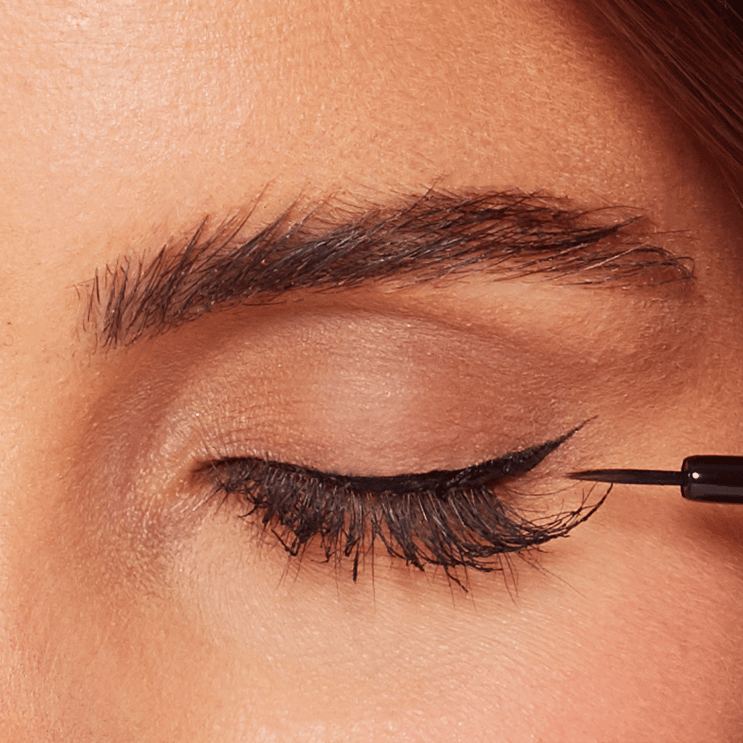 GrandeLINER - Liquid Liner with lash enhancing serum